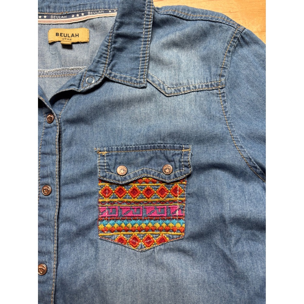 Beulah Style Snap Front Shirt Women M (Tag L) Blue Embroidered Southwestern